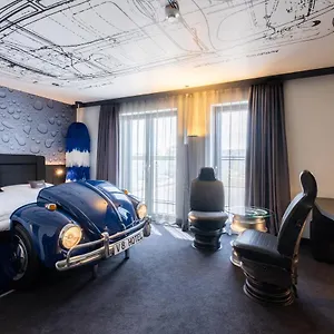 Hotel V8 At Motorworld
